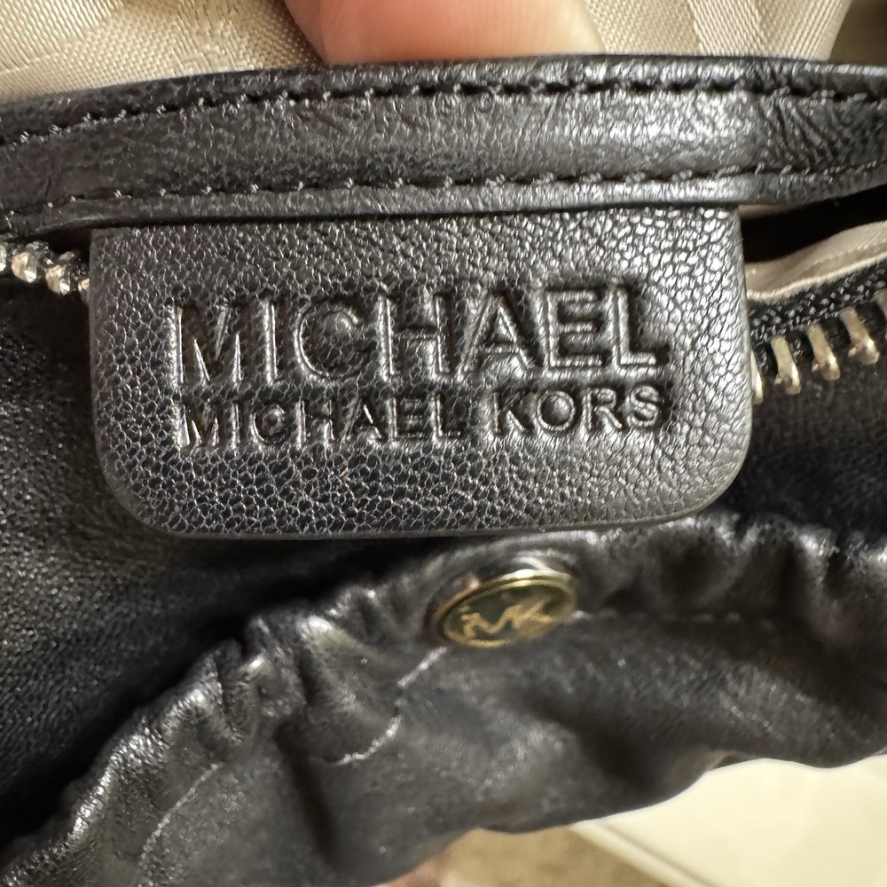 MICHAEL Michael Kors Bunched Front Pocket Mini Shoulder Bag Rare Find Leather - Picture 16 of 16